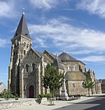 les PETITES EGLISES : autour de l’église de LA FRESNAIS